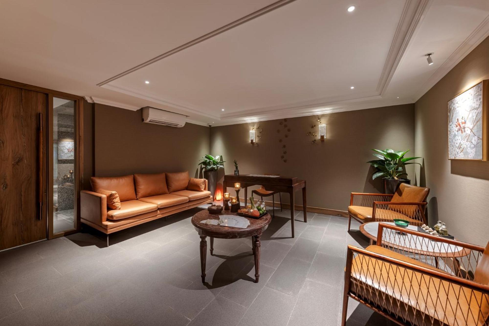 La Siesta Classic Hang Thung 하노이 외부 사진 The interior of the club