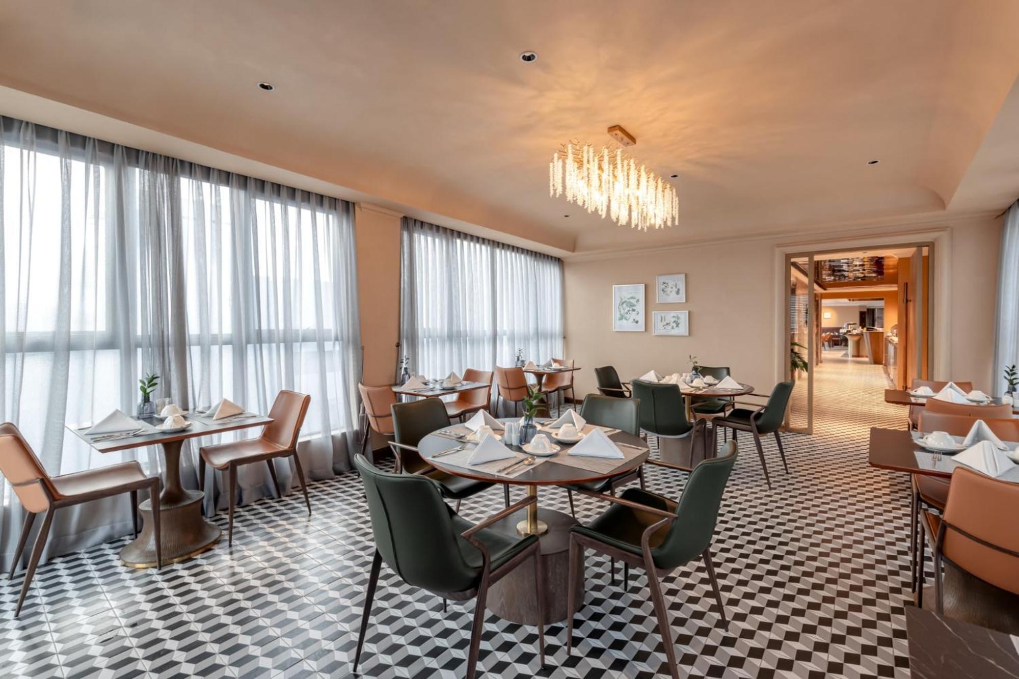 La Siesta Classic Hang Thung 하노이 외부 사진 The Club at Hong Kong International Airport
