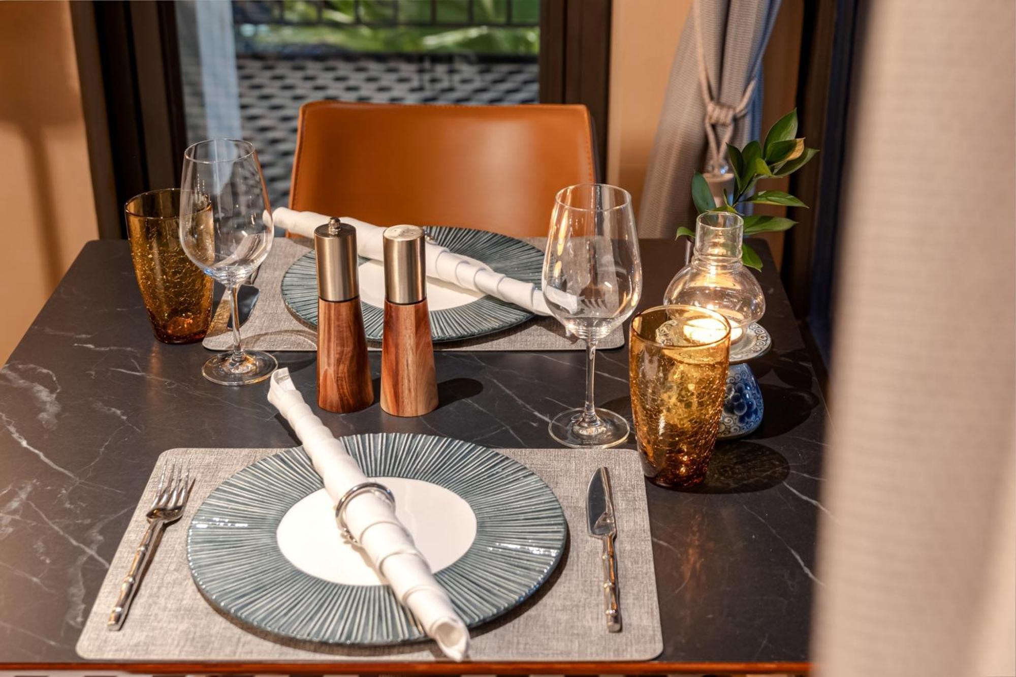 La Siesta Classic Hang Thung 하노이 외부 사진 A place setting